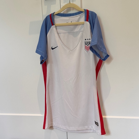 Nike Tops - Nike White Jersey t shirt with Blue and Red